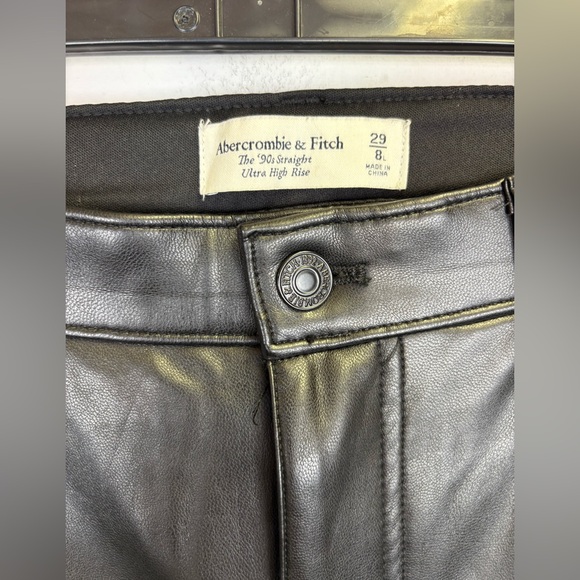 Abercrombie & Fitch 90’s Straight Ultra High Rise Faux Leather Pants/ Size 29 - Picture 3 of 8